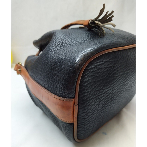 Dooney & Bourke Black Pebbled Leather Drawstring Buckle Shoulder Bag - Vintage - Picture 13 of 14